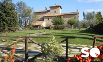 ---PANORAMIC VILLA IN UMBRIA’S WINE COUNTRY---