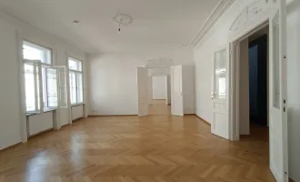 PRACHTVOLLE INNENSTADT-ALTBAUWOHNUNG