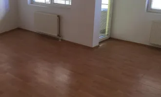 charmante, Anlegerwohnung mit  2 Zimmer und 2 Balkone