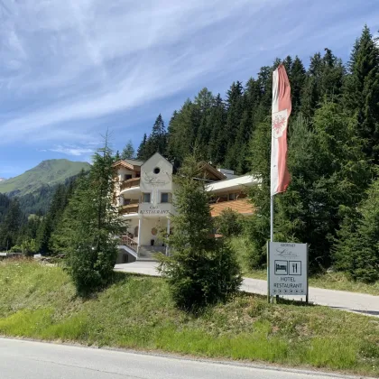 Leben Sie Ihren Traum: Wunderschönes Alpen-Hotel vor den Toren der Schweiz, bei Samnaun, um € 2,95 Mio. - Bild 3