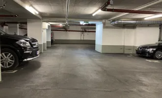 Garagenplätze am Parhamerplatz 14 zu vermieten!