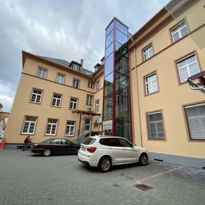 Büro mit toller Aussicht im Postgebäude am Hauptplatz in Bruck zu vermieten! - Bild 2