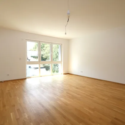 Sorgen Sie für Ihre Zukunft vor - ERSTBEZUG - SCHLÜSSELFERTIG! Schöne 3-Zimmer-Wohnung mit ca. 31,86 m² großer Terrasse inkl. kleinen Grünbereichen - Bild 3