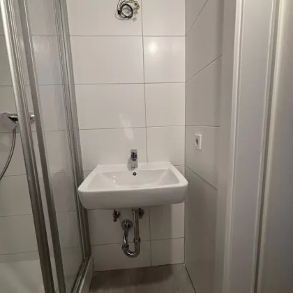 Urbanes Wohnerlebnis im Zentrum von Wels mit hervorragender Infrastruktur! Neu sanierte 2-Zimmer-Wohnung mit Balkon! - Bild 2