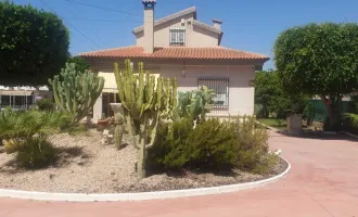 Villa mit Swimmingpool in Alicante