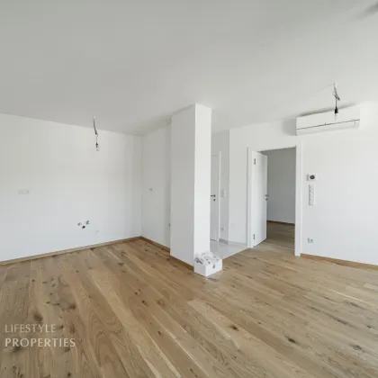 Erstbezug! Helle 3-Zimmer DG-Wohnung mit Balkon, Nähe Hyblerpark - Bild 2