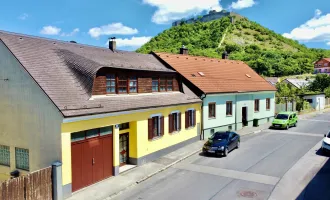 Einfamilienhaus in 2410 Hainburg: 7 Zimmer, 210m², Garten, Keller, Garage & mehr!