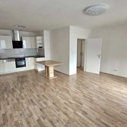 Hofseitige 3-Zimmer-Wohnung mit Balkon nahe VETMED! - Bild 2