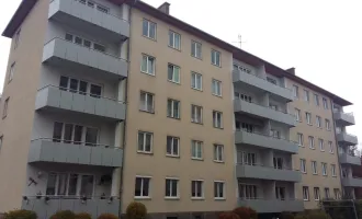 Unbefristete 2-Zimmer-Wohnung mit Balkon!