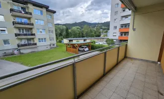 großzügige und unbefristete 3-Zimmer-Wohnung mit Loggia!