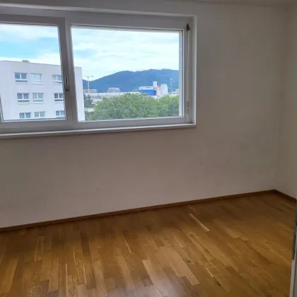 Unbefristete 4-Zimmer-Wohnung mit Küche und Balkon! - Bild 3