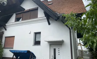 Tolles Einfamilienhaus mit Einliegerwohnung, Pool und viel Platz