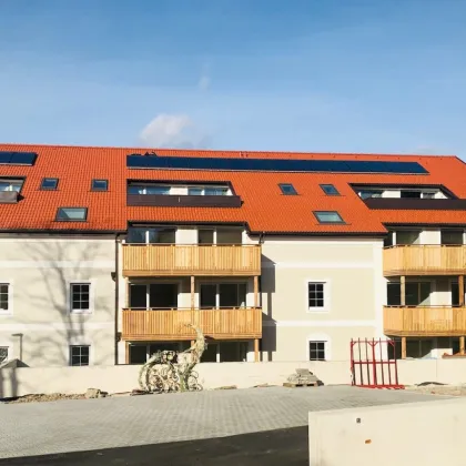 3 ZIMMER-WOHNUNG IM DACHGESCHOSS MIT TERRASSE IM ZENTRUM VON RANSHOFEN (OÖ)! - Bild 2