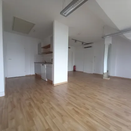 ** PROVISIONSFREI** - Tolles Dachgeschoßbüro beim Alten Stadttor - Bild 2