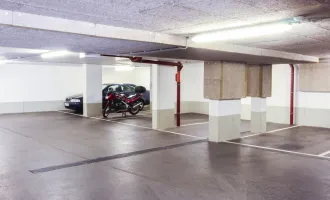 Motorrad-Garagenplatz in der Peitlgasse