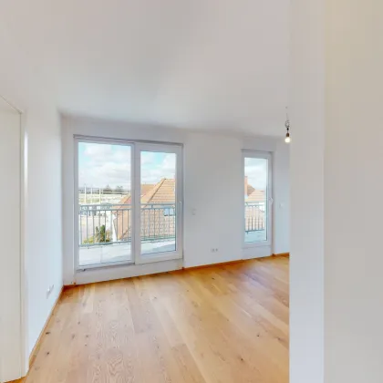 Wunderschöne 2 Zimmer- Neu Bezug Wohnung  mit rießen Terrasse und Autoplatz - Bild 3