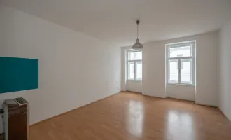 ++NEU++ Renovierungsbedürftige 2-Zimmer Altbau-Wohnung mit Balkonoption in toller Lage!