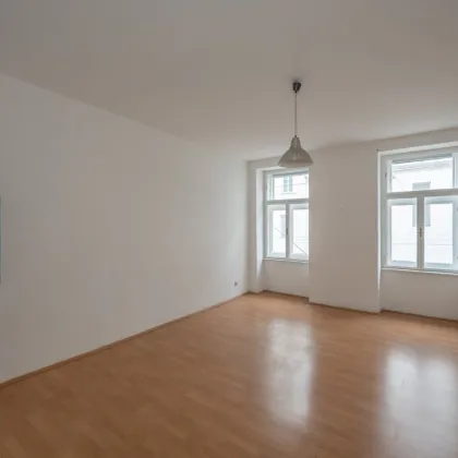 ++NEU++ Sanierungsbedürftige 2-Zimmer Altbau-Wohnung mit Balkonoption in zentraler Lage! - Bild 3