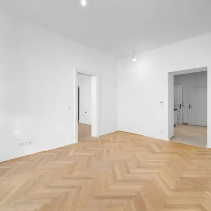 Erstbezug nach Sanierung | stilvolle Küche | 13m² Süd-Balkon |  lichtdurchflutet und modern | 3 Gehminuten zur U3 - Bild 2