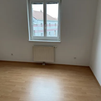 Wr. Neustadt, Pernerstorferstraße,   3 Zimmer Wohnung - Bild 3