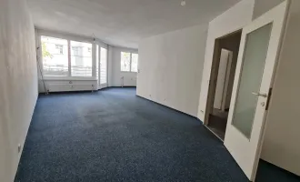 TOP AUFGETEILTE 2 ZI mit LOGGIA + GUTER ANBINDUNG und Lift + EXTRAS - RENOVIERUNGSBEDÜRFTIG