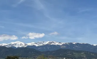 Baugrund im Grünen mit Bergblick