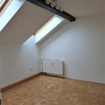 4 Zimmer Dachgeschoßwohnung im Zentrum Leoben -  3er WG tauglich! - Bild 2