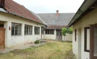 Nähe Jennersdorf: Südburgenländisches Bauernhaus mit Arkadengang