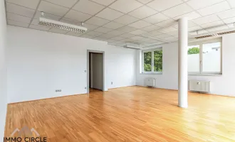 ++GEWERBE++ Schönes Büro mit Parkplätzen in guter Lage