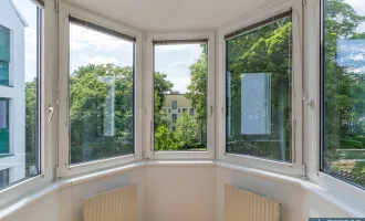 TRAUMHAFTER GARTENBLICK! Kompakte Ein-Zimmer-Wohnung mit Erker im 3. Liftstock