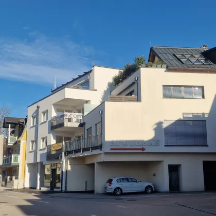 BEZUGSFERTIG mitten in Mondsee: Moderne 3-Zimmer-Wohnung mit Balkon und Tiefgarage! - Bild 2