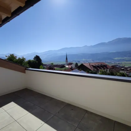 Großzügiges 3 Zimmer Ferienappartement Nähe Innsbruck mit atemberaubendem Panorama-Bergblick - Bild 2