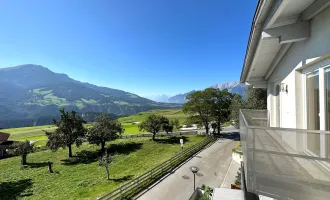 226 Immobilien | Dachgeschoss. 6 Zimmer. 3 Balkone. 3 TG-AP. Wohnen am Rande des Rosengartens PATSCH