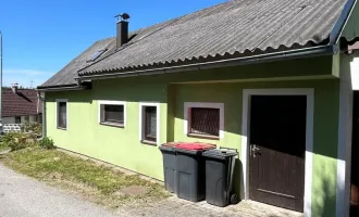 Kleines Einfamilienhaus mit wunderschönem Grünblick zum Golfplatz Haugschlag