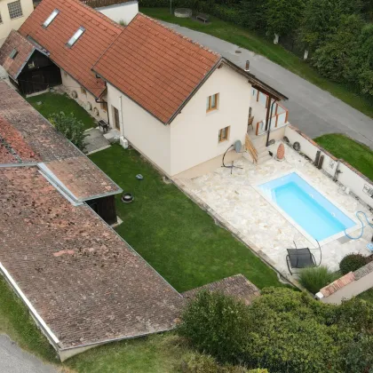 Einzigartiges Haus mit Pool, Garage und vielen Nebenräumen - Bild 2