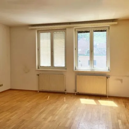 Südlich ausgerichtete 3-Zimmer-Wohnung mit Loggia und Carport im Zentrum - Bild 3