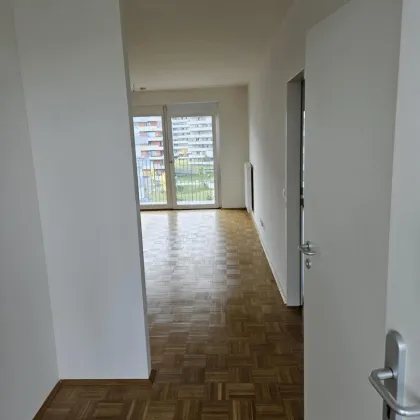 2 Zimmerwohnung mit Balkon und sehr guter Infrastruktur - unbefristeter Mietvertrag - Bild 3