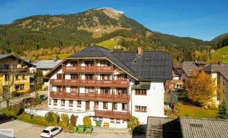 Apartment-Hotelbetrieb mit traditionellem Gasthaus, Bar und Kegelbahn