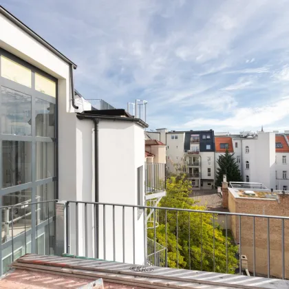 3-Zimmer Dachgeschoss-Maisonette Wohnung mit Balkon und südseitiger Innenhofterrasse | Schönbrunn-/Glorietteblick | Fernwärme | ERSTBEZUG - Bild 3