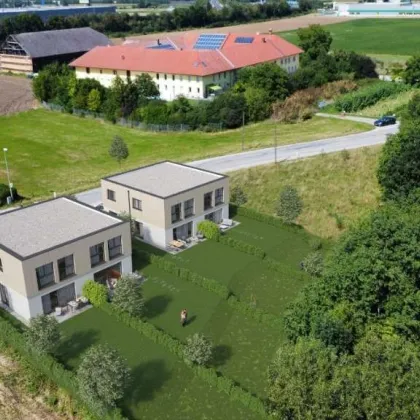 *NUR NOCH 2 EINHEITEN FREI* SCHLÜSSELFERTIGES MASSIV-DOPPELHAUS - IN TOLLER LAGE - MIT DIREKTEM BACHZUGANG - ZUM EINMALIGEN PREIS* HAUS B1 - Bild 2