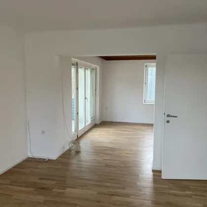 Sehr helle, vollrenovierte 92m² Eigentumswohnung mit Balkon - Bild 2