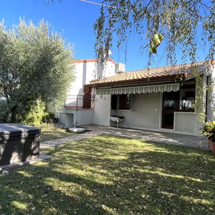 Villa in Lazise mit Private Garten , 700 Mt von Zentrum und See - Bild 3