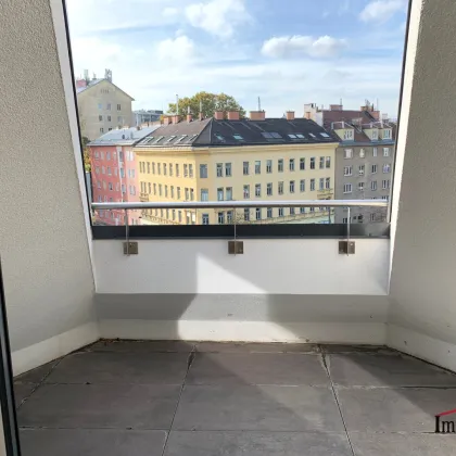 TOP LAGE - beim SETAGAYAPARK: hochwertige Dachgeschosswohnung mit toller Aussicht! - Bild 2