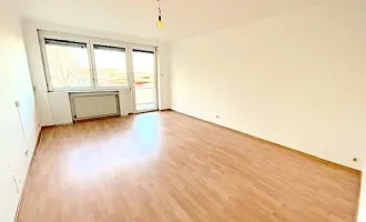 LETZTER PREIS! PROVISIONSFREI VOM EIGENTÜMER! UNSANIERTE 3-ZIMMER WOHNUNG MIT BALKON BEIM COLOSSEUM21!