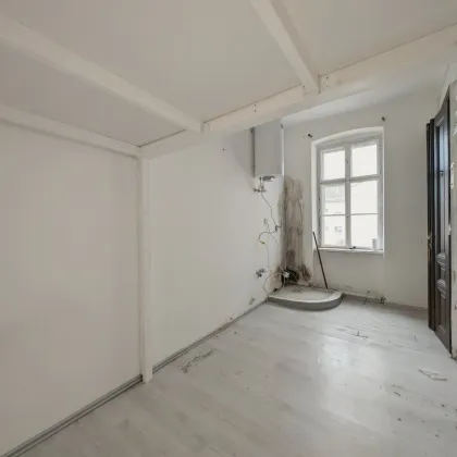 +++Herbststraße+++ Sanierungsbedürftige 2-Zimmer Altbau-Wohnung, viel Potenzial! - Bild 3