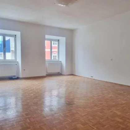 Großzügige Altbau - Wohnung 1 Stock  - wohnen im Zentrum ! - Bild 3