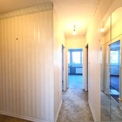 WOHN*GLÜCK* BEI DEN WEINBERGEN - HELLE 3-ZIMMER-WOHNUNG mit LOGGIA - BESTLAGE in KLOSTERNEUBURG - Bild 3