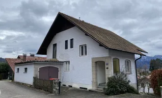 Charmantes Wohnhaus mit Seeblick und Bergpanorama in ruhiger Sackgassenlage am Attersee