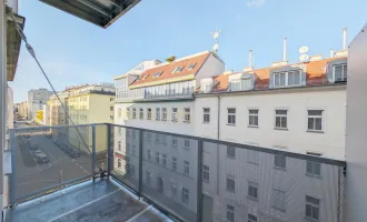 ++NEU++ Renovierungsbedürftige 2-Zimmer ALTBAUWOHNUNG mit Balkon!