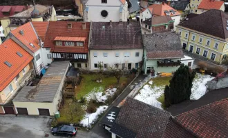 Renovierungsbedürftiges Haus mit Wohn und Geschäftsfläche